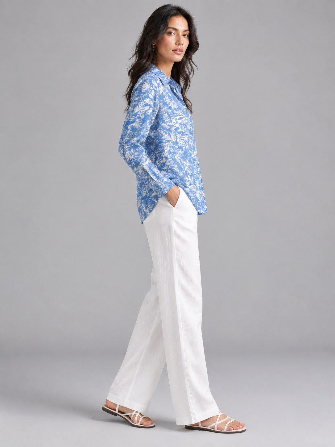 Porsorte Women Blue Abstract Floral Printed Regular Fit Shirt