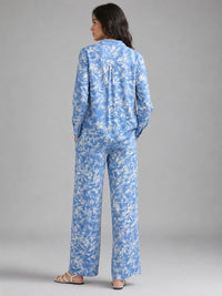 Porsorte Women Blue Abstract Floral Printed Straight Fit Pants