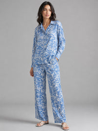 Porsorte Women Blue Abstract Floral Printed Straight Fit Pants